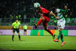 گزارش تصویری/ بخشی از ژست‌های جالب  سرمربی ذوب‌آهن در کنار نیمکت باز هم سوژه عکاسان