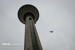  کج شدن برج میلاد تهران!