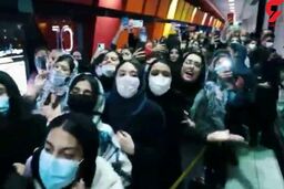 هجوم دختران برای دیدن ماکان بند!
