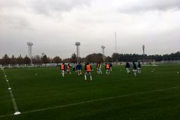 تمرین تیم ملی فوتبال/  بیرانوند زیر باران لگد و کتک خورد