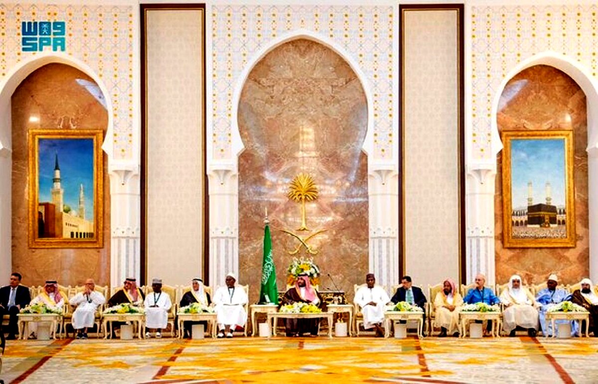 بن‌سلمان در قصر منا خواستار به رسمیت شناختن دولت مستقل فلسطین شد