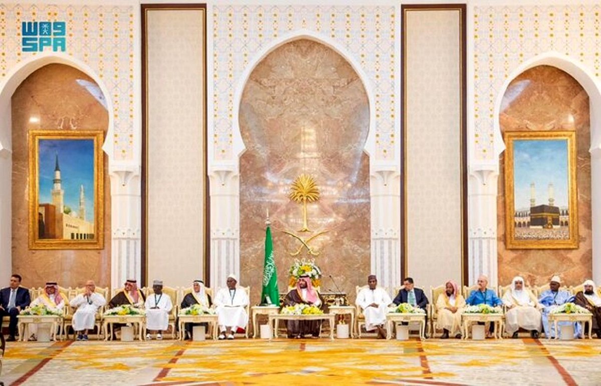 بنسلمان در قصر منا خواستار به رسمیت شناختن دولت مستقل فلسطین شد