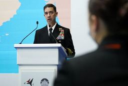 ادعای فرمانده ارشد نیروی دریایی آمریکا: ایران مستقیماً در حملات حوثی‌ها به کشتی‌ها دست دارد