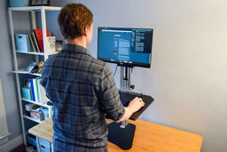 مزایای استفاده از میز ایستاده درمحیط کار