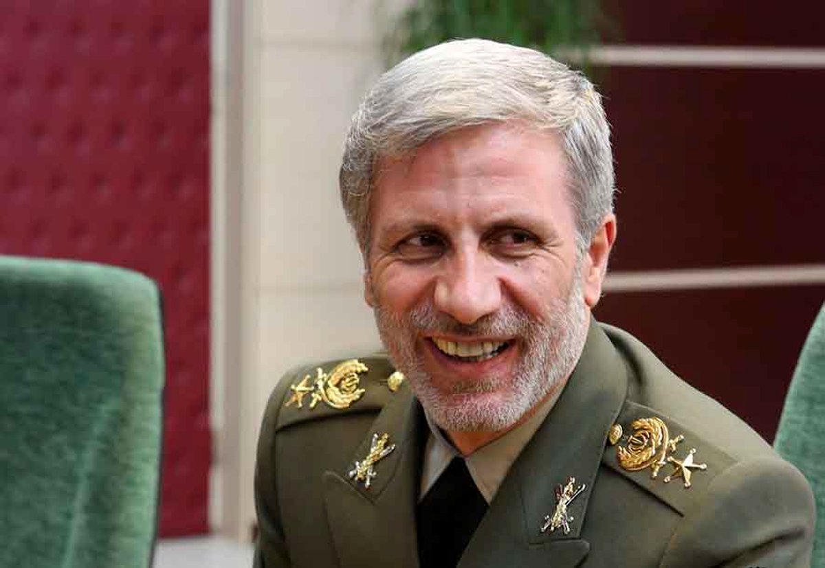 توضیحات وزیر دفاع درباره تأخیر پرداخت حقوق نیروهای مسلح/ حقوق کارکنان نیروهای مسلح کامل پرداخت میشود