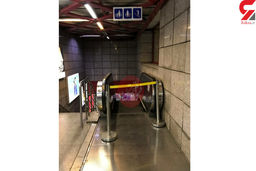 حادثه عجیب در مترو دروازه دولت / مسافران در پله برقی روی هم افتادند + جزئیات