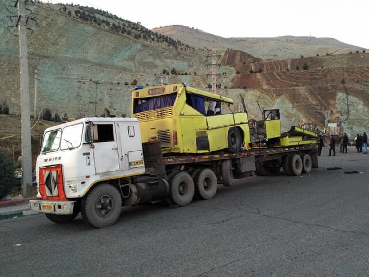 پایان عملیات برش و جابهجایی قطعات اتوبوس