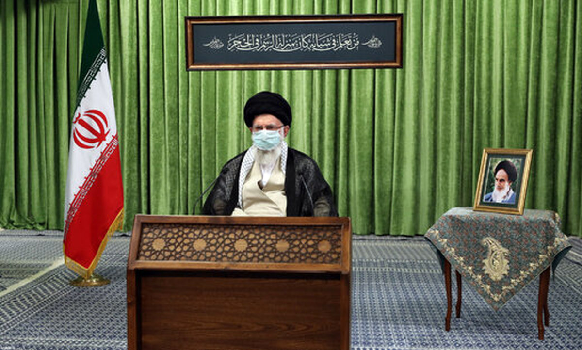 تصویری متفاوت از سخنرانی یک دانشجو در محضر رهبر انقلاب