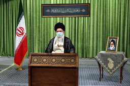 تصویری متفاوت از سخنرانی یک دانشجو در محضر رهبر انقلاب