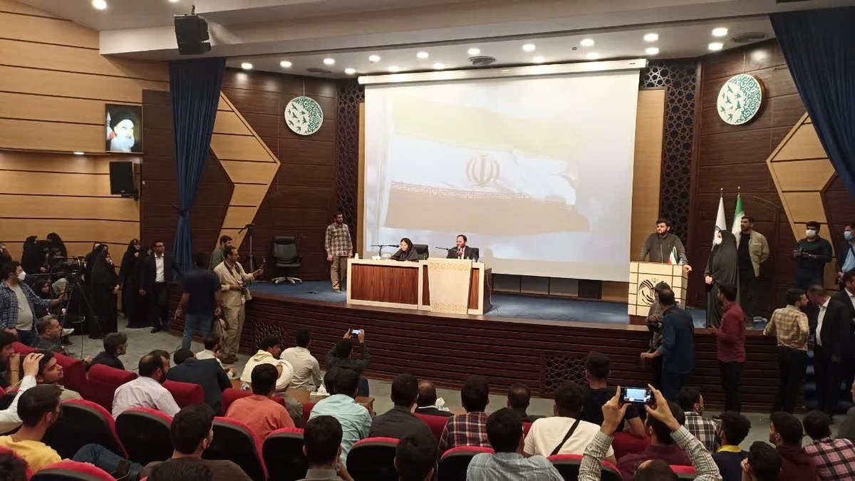 بهادری جهرمی: دولت سیزدهم هیچ وقت اینترنت را قطع نکرده بلکه برخی پیامرسانهای خاص فیلتر شدند