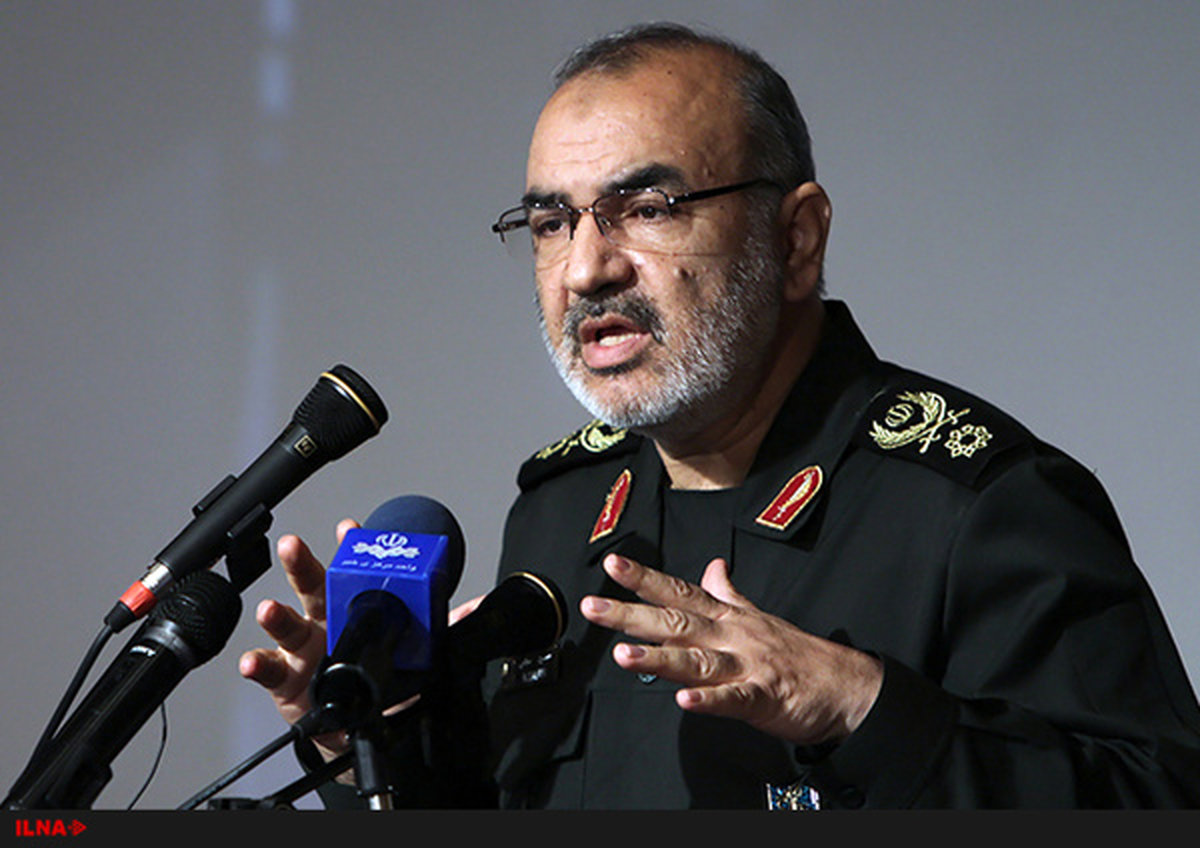 گزینه نظامی علیه ایران مطرح نیست راهکار دشمن تحریم اقتصادی است/ اروپا نمیتواند از تبعیت سیاسی آمریکا خارج شود