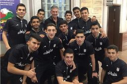 عکس یادگاری دختران و پسران فوتسالیست ایران با کی روش