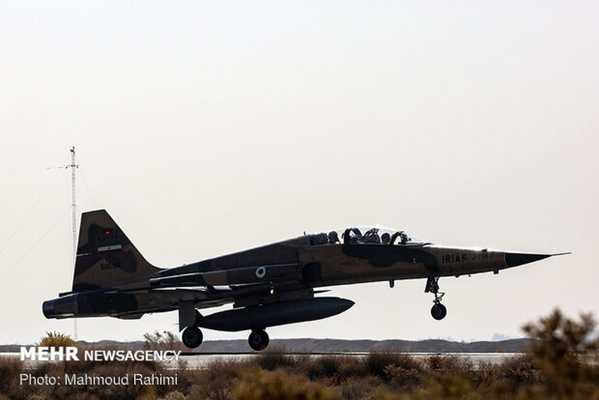 طانهدام اهداف دشمن توسط F5 و صاعقه ارتش