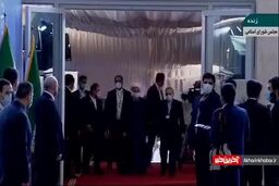 ورود روحانی به ساختمان مجلس همراه با استقبال قالیباف