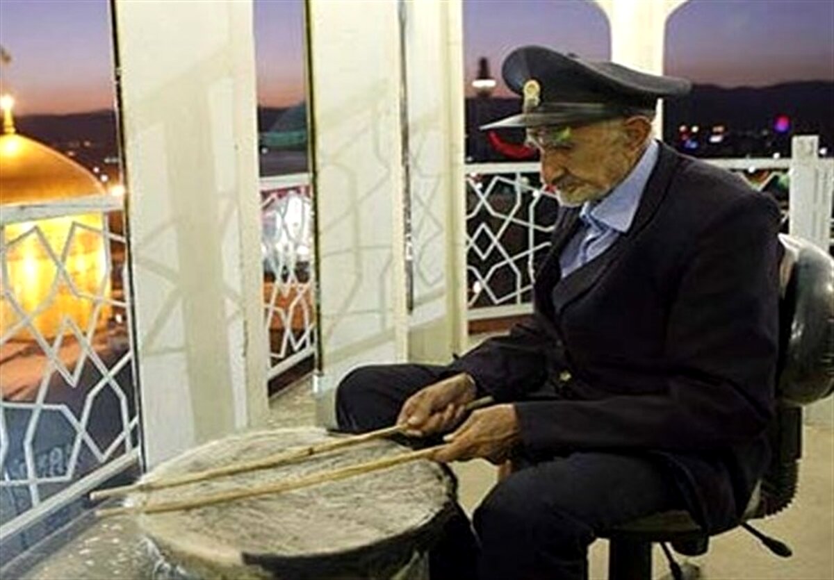 قدیمی‌ترین نقاره‌زن حرم مطهر رضوی درگذشت + عکس