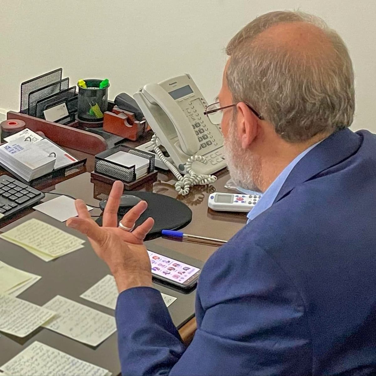 سوالات صریح، پاسخهای صریح/ شروع طوفانی لاریجانی از کلابهاوس