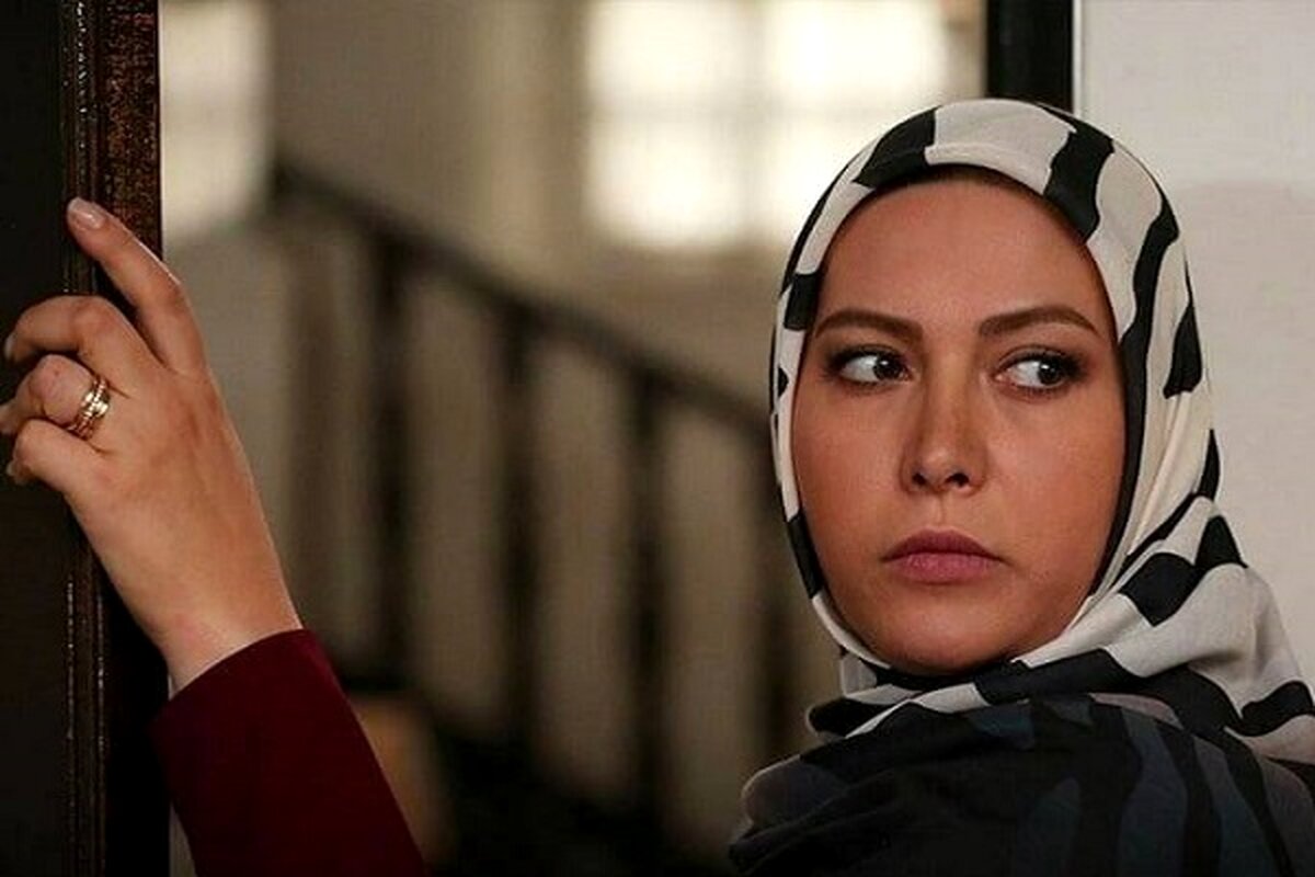 یک سلفی آسانسوری جدید از فریبا نادری ! +عکس