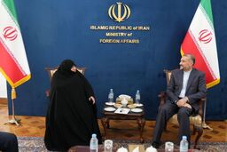 وزیر خارجه با خانواده دیپلمات ربوده شده کشورمان در لبنان دیدار کرد