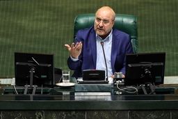 با درخواست پزشکیان قانون حجاب را از مجلس پس گرفت