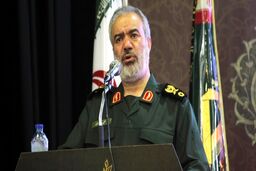 دولت موقت درجا استعفا داد اما امام می دید که آمریکا هیچ غلطی نمی‌تواند بکند