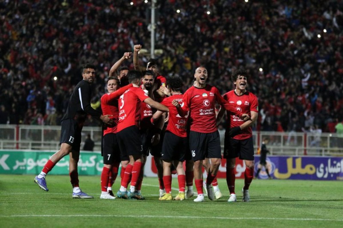 مرخصی تشویقی پاکو خمس به  تراکتوری ها