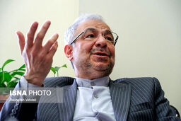 دیپلمات سخنی علنی و مورد سوءاستفاده دشمنان نمی‌گوید