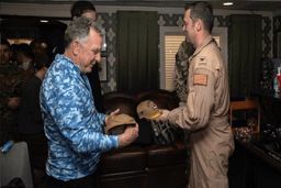 اسرائیل هیوم : اختلاف در آمریکا بر سر مذاکره یا حمله به ایران