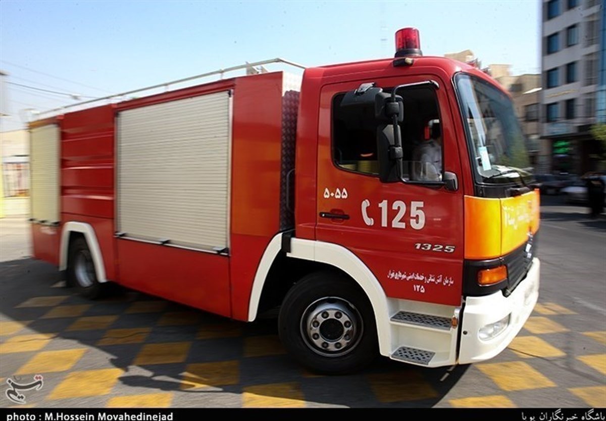آتشسوزی در یک شرکت خودروسازی/ آتش گرفتن ۱۴ اتوبوس