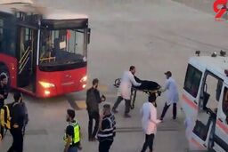 درگیری مسافران پرواز تهران با مهمانداران در فرودگاه نجف / یک زن به بیمارستان رفت + فیلم