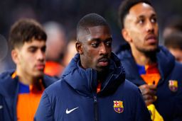 ژاوی و بخشش رسمی دمبله در دربی کاتالونیا (عکس)