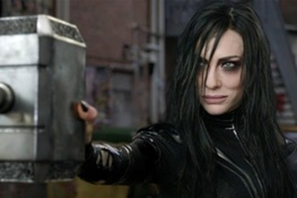 درخشش کیت بلانشت در نبردی اسطورهای