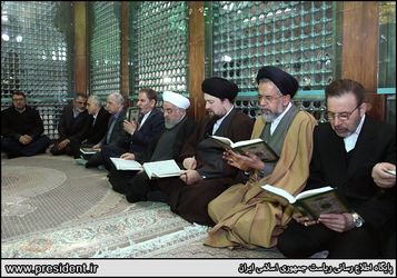 هیات دولت در مرقد امام