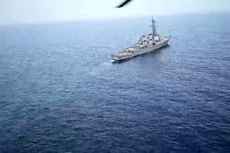 درگیری بالگرد و پدافند ارتش با ناو آمریکایی در خلیج فارس + فیلم