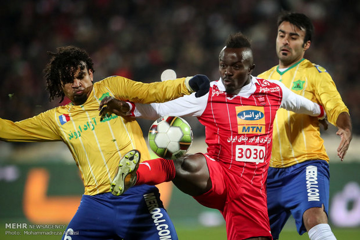 پرسپولیس و تراکتور حذف شدند/ پنالتی و هوای آلوده  دشمن سرخپوشان