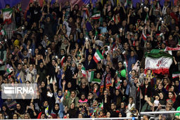 گزارش تصویری/ بانوان در استادیوم