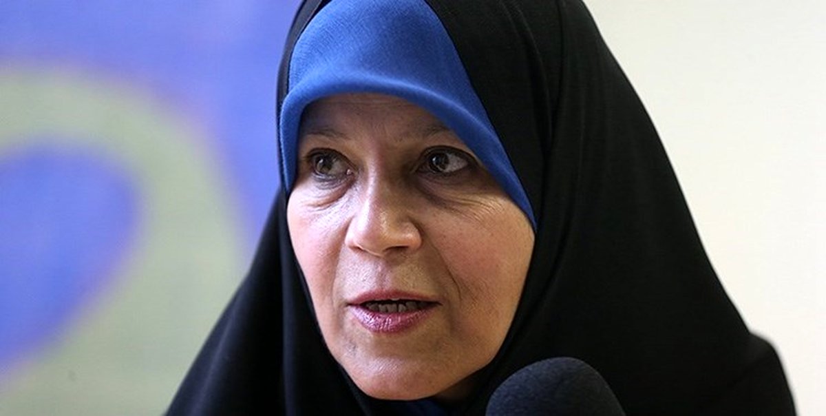 فائزه هاشمی:من خودم مانتو کوتاه و چسبان می پوشیدم