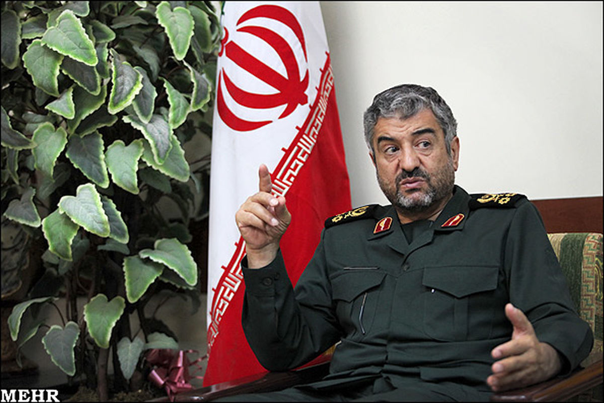 فرمانده کل سپاه: احدی از پاسداران و فرماندهان حق دخالت سیاسی و جناحی در انتخابات را ندارند / دستگاه های نظارتی سپاه موظف به برخورد با متخلفین شده اند