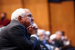 برچسب تحجر نواصولگراها بر روی ظریف