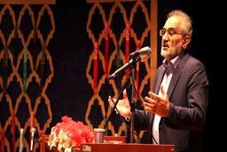 معاون پارلمانی رئیسی: کسانی که ادعا می‌کنند زبان دنیا را بلدند بهتر است...