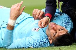 بیرانوند یک ثانیه هم نباید در زمین می‌ماند