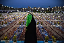 عکس / ضیافت افطاری در حرم امام رضا(ع)‎