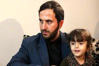 حضور مقام معظم رهبری در منزل سردار شهید همدانی