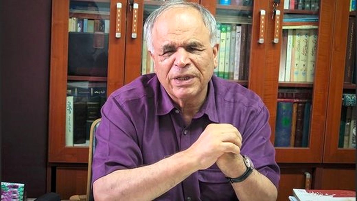 لطفالله میثمی: تغییر قانون اساسی را در این مقطع مفید نمیدانم