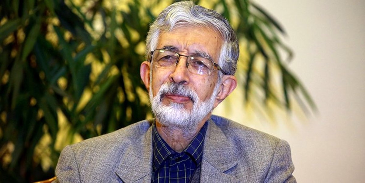 حدادعادل : دست بوسی فرح دروغ محض است