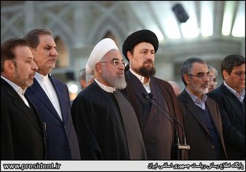 هیات دولت در مرقد امام