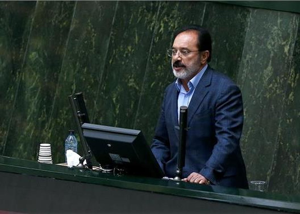 سی و چهار میلیارد دلار پول صادرات در خزانه نیست