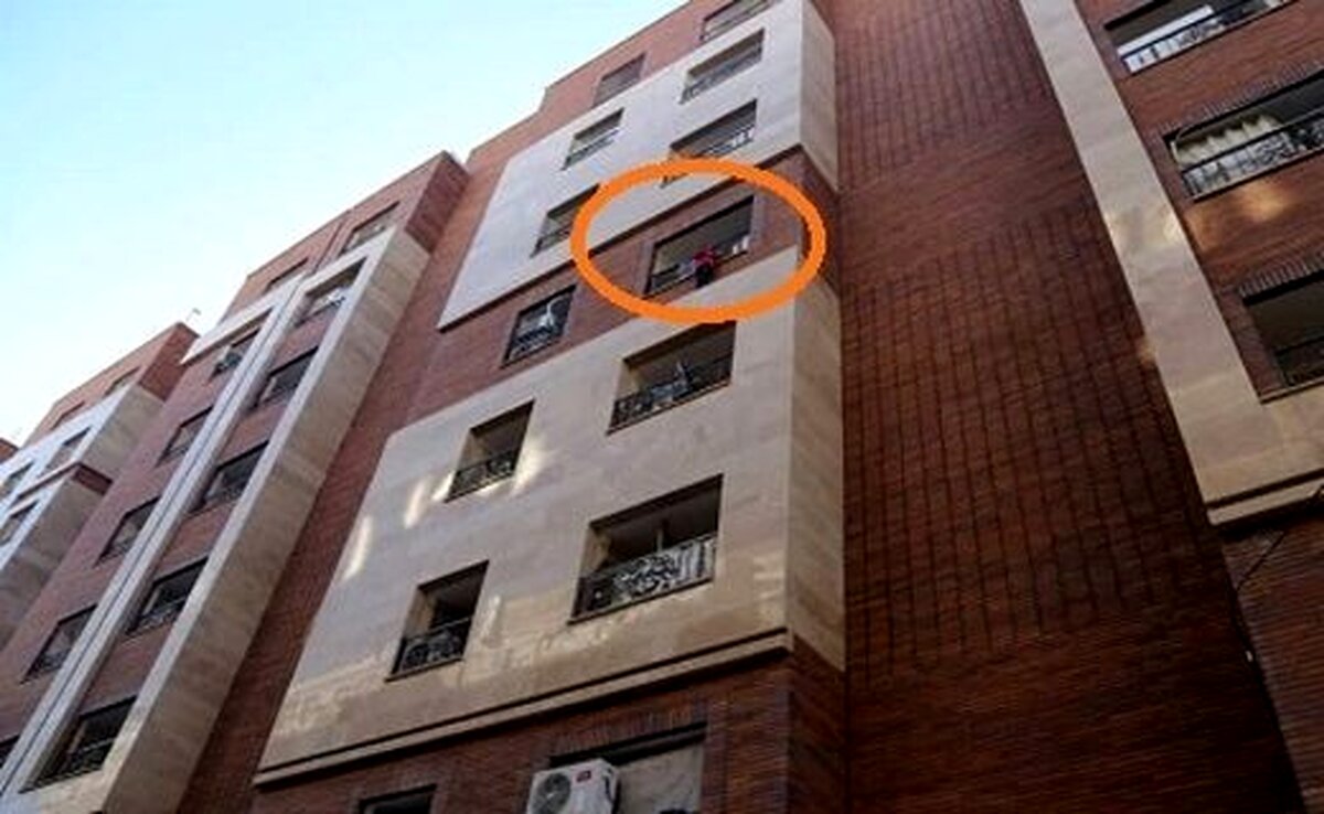 نجات جان کودک در حال سقوط از طبقه پنجم