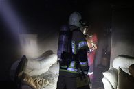 نجات 20 نفر از میان دود و آتش