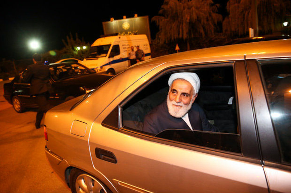 احمدینژاد که آمد، ناطقنوری رفت/ ناطقنوری تحت هیچ شرایطی حاضر به تحمل او نیست