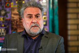 انتقاد تند فلاحت پیشه از شمخانی درباره سیگنال دادن به آمریکا